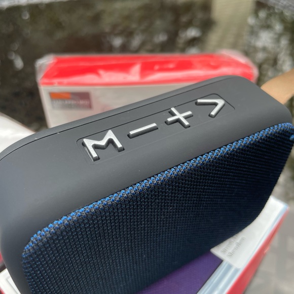 Mini Speaker - Picture 10 of 14